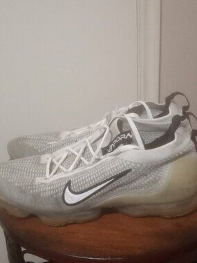 Nike Mens Air VaporMax 2021 Flyknit DH4084-100 Gray Running Shoes Sneakers Sz 11